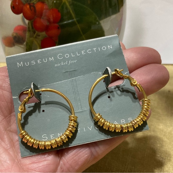 Museum Collection Sensitive Ears Hypo-allergenic Gold-tone circle bead hoops - Picture 2 of 7